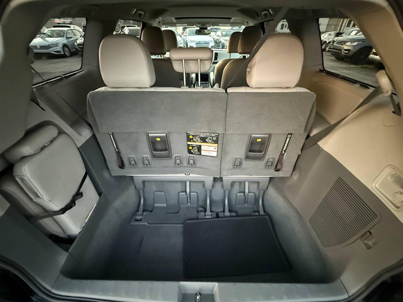 Toyota Sienna Limited Premium 7-Passenger 2019