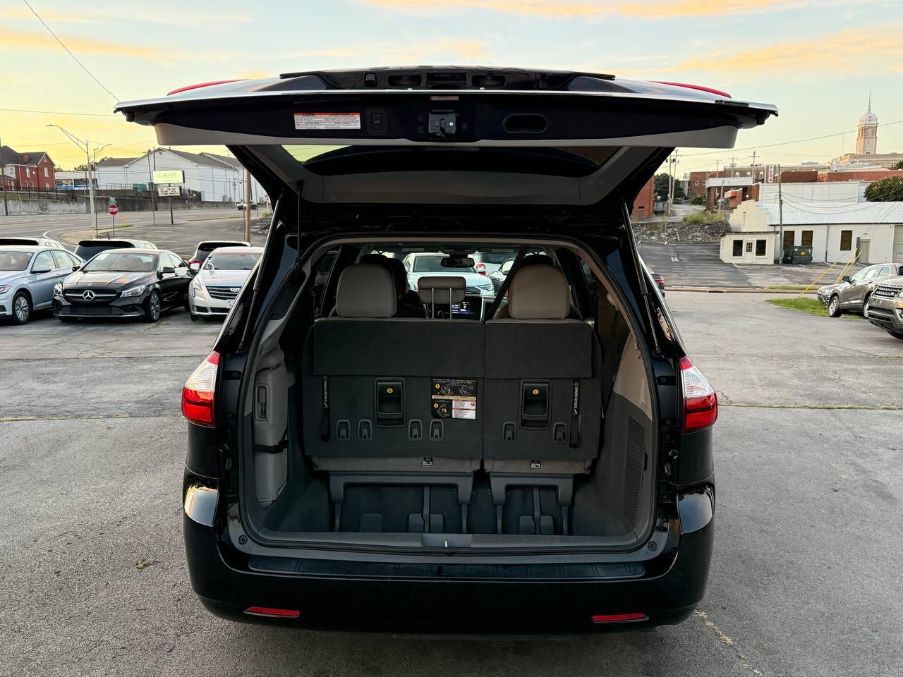 Toyota Sienna Limited Premium 7-Passenger 2019