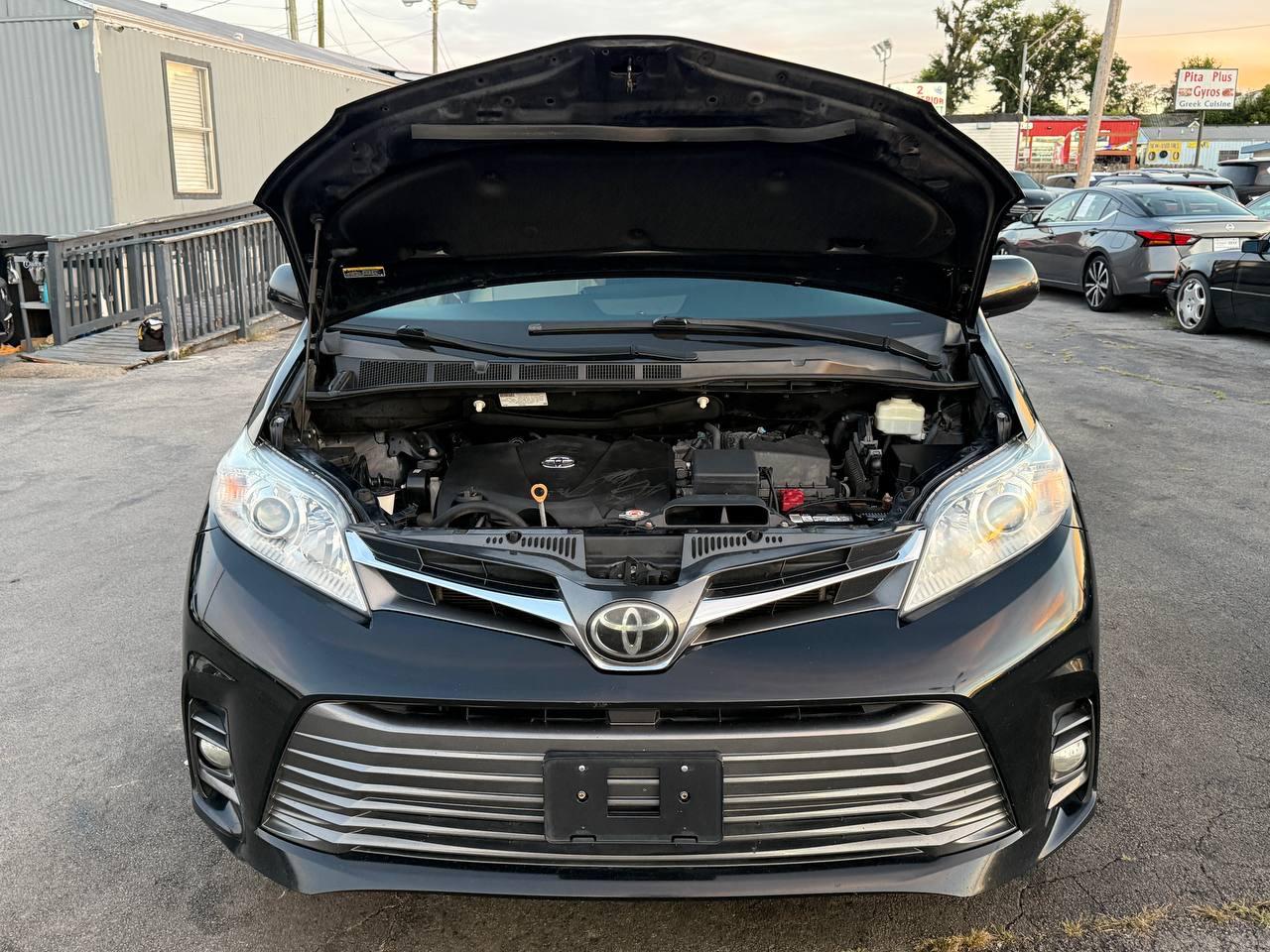 Toyota Sienna Limited Premium 7-Passenger 2019