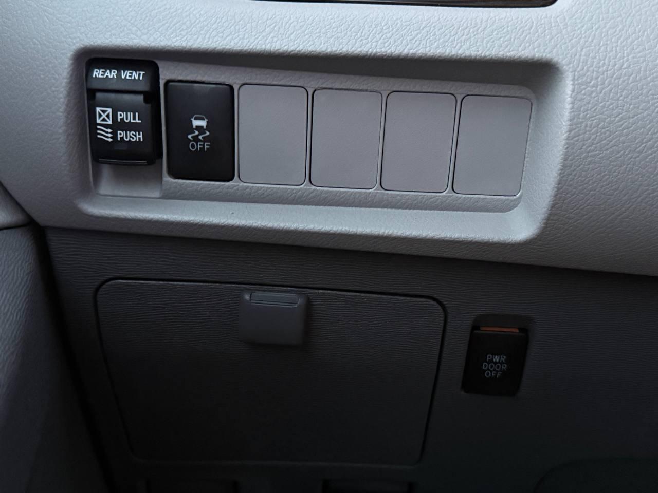 Toyota Sienna Limited Premium 7-Passenger 2019