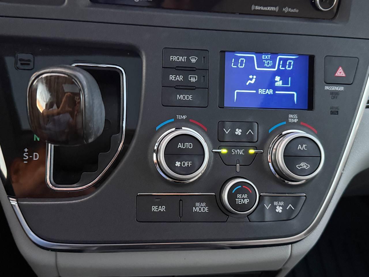 Toyota Sienna Limited Premium 7-Passenger 2019