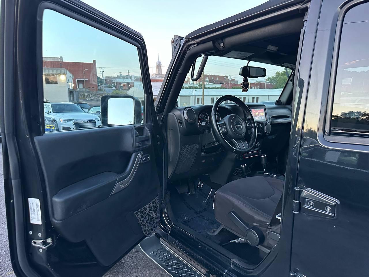 Jeep Wrangler Unlimited Sport 4WD 2013