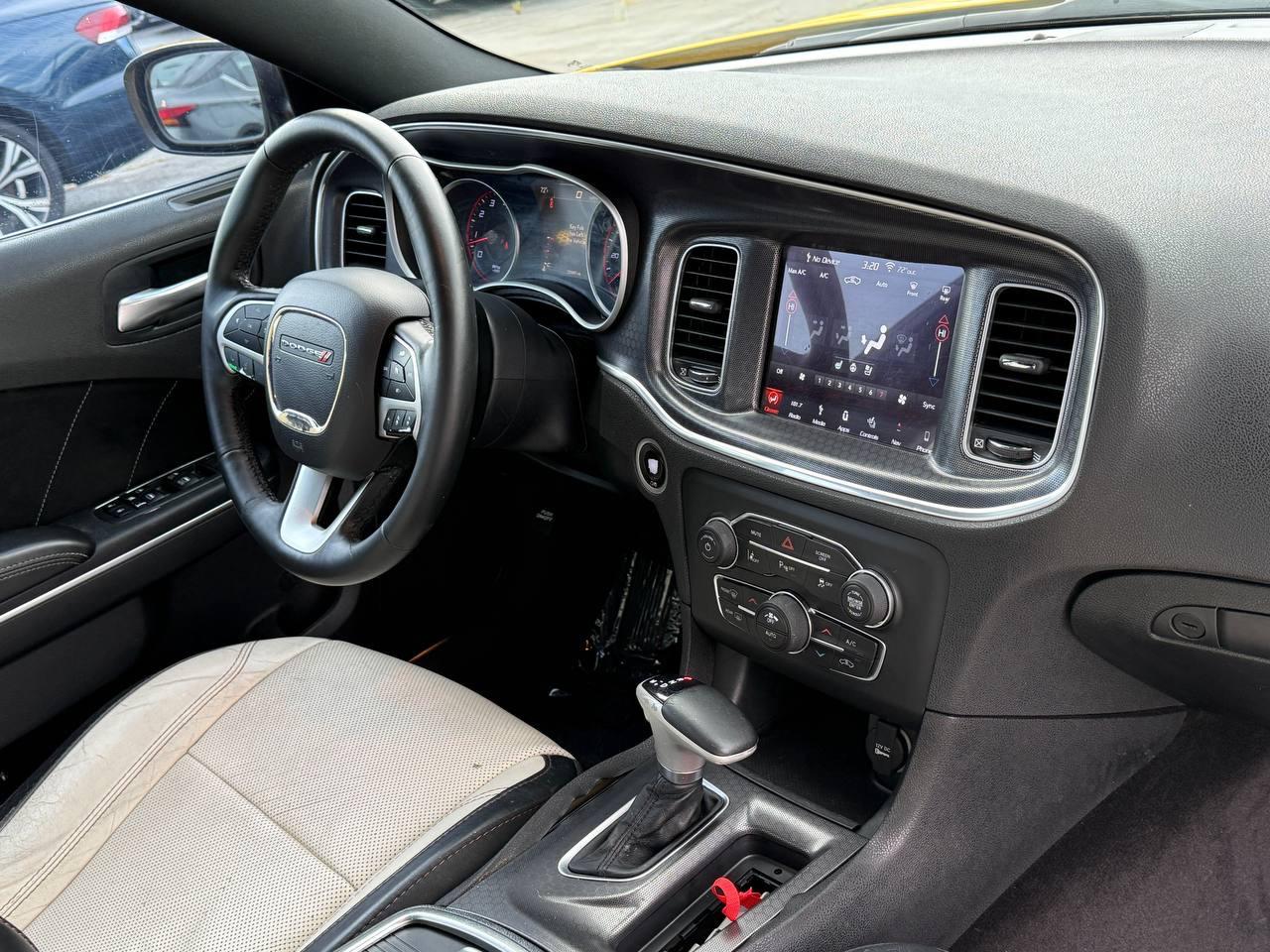 Dodge Charger SXT Plus 2018