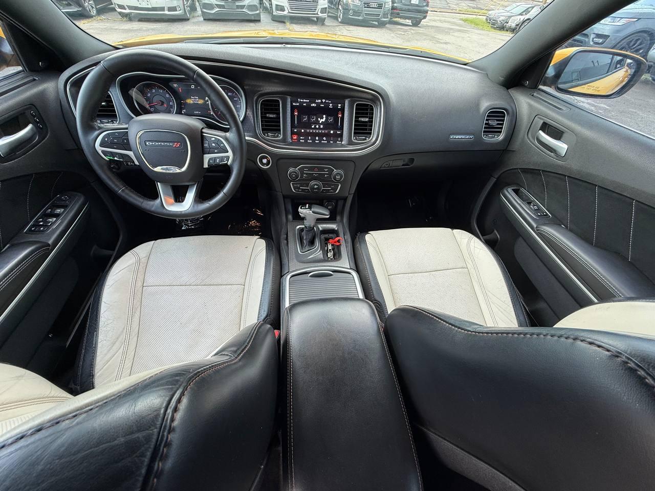 Dodge Charger SXT Plus 2018