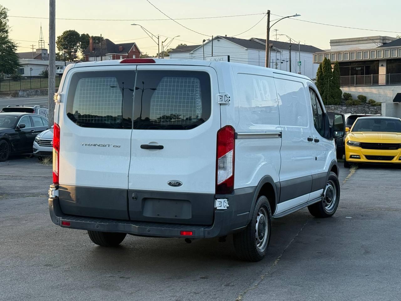 Ford Transit 150 Van Low Roof w/Sliding Pass. 130-in. WB 2016