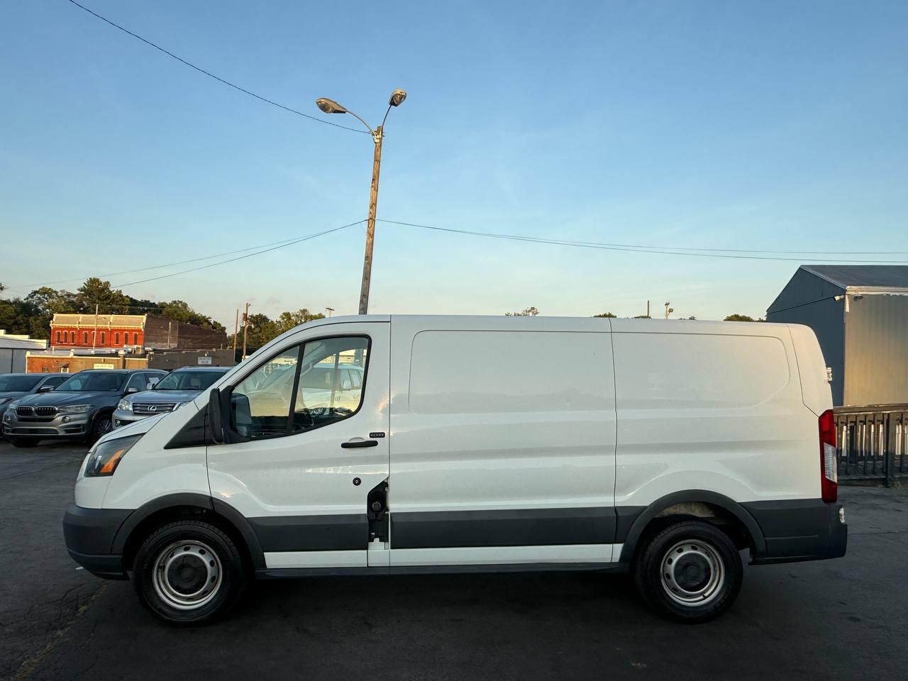 Ford Transit 150 Van Low Roof w/Sliding Pass. 130-in. WB 2016