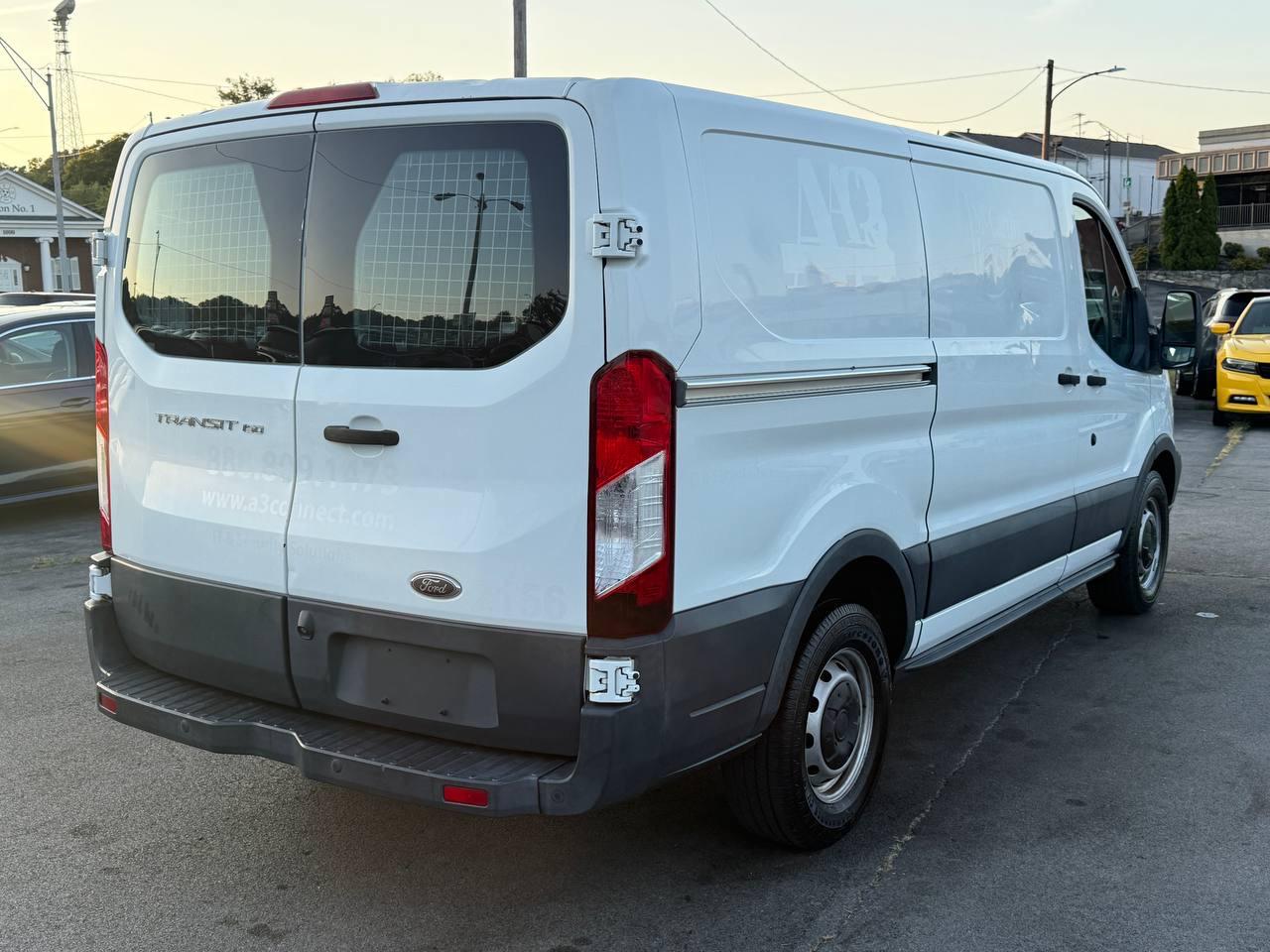 Ford Transit 150 Van Low Roof w/Sliding Pass. 130-in. WB 2016