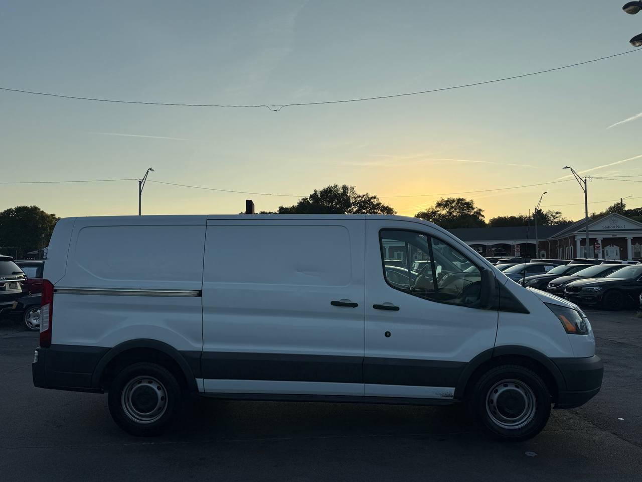 Ford Transit 150 Van Low Roof w/Sliding Pass. 130-in. WB 2016