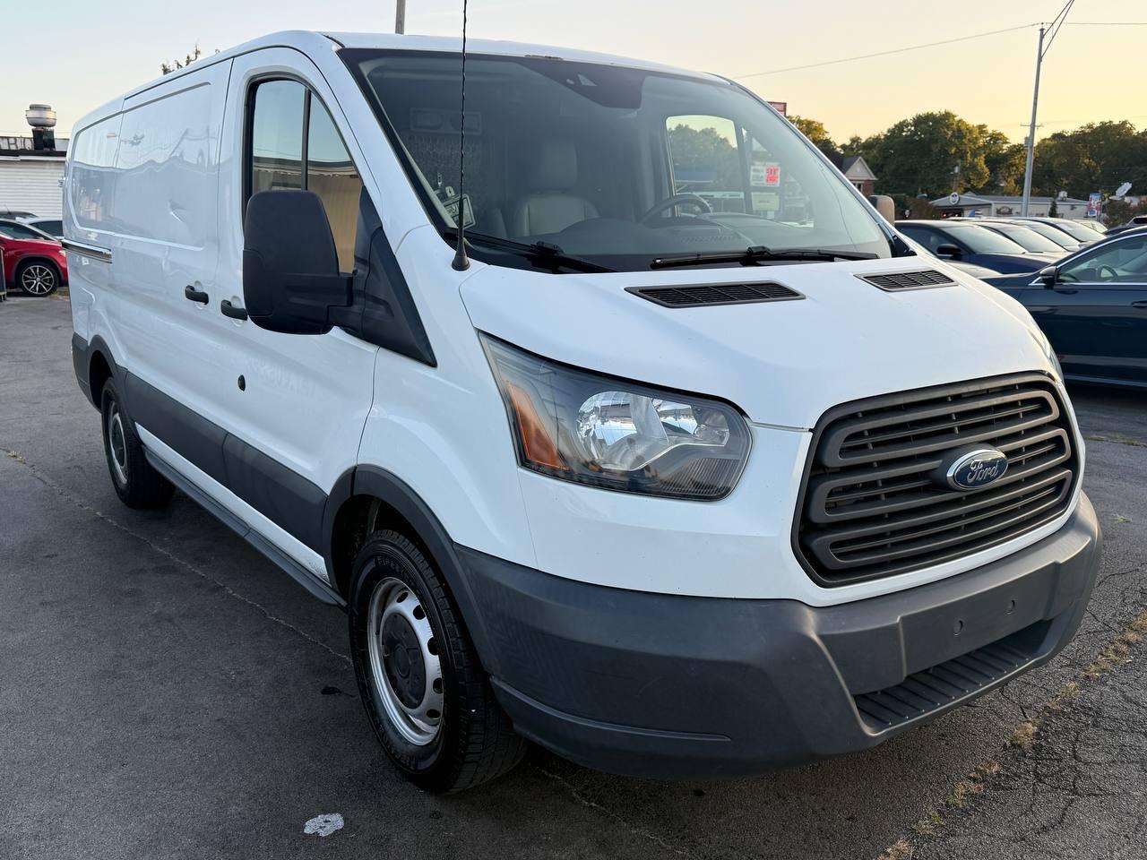 Ford Transit 150 Van Low Roof w/Sliding Pass. 130-in. WB 2016