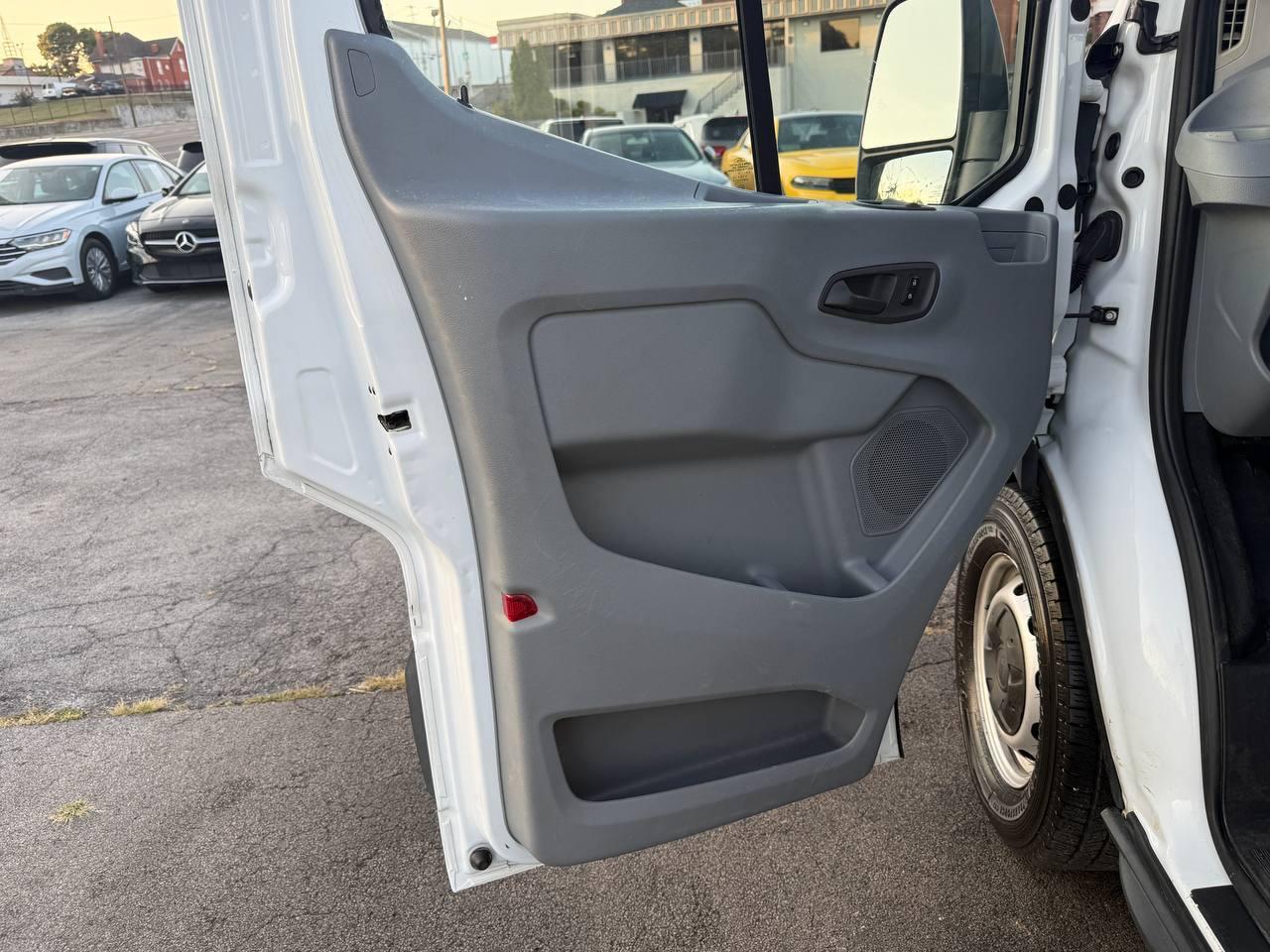 Ford Transit 150 Van Low Roof w/Sliding Pass. 130-in. WB 2016