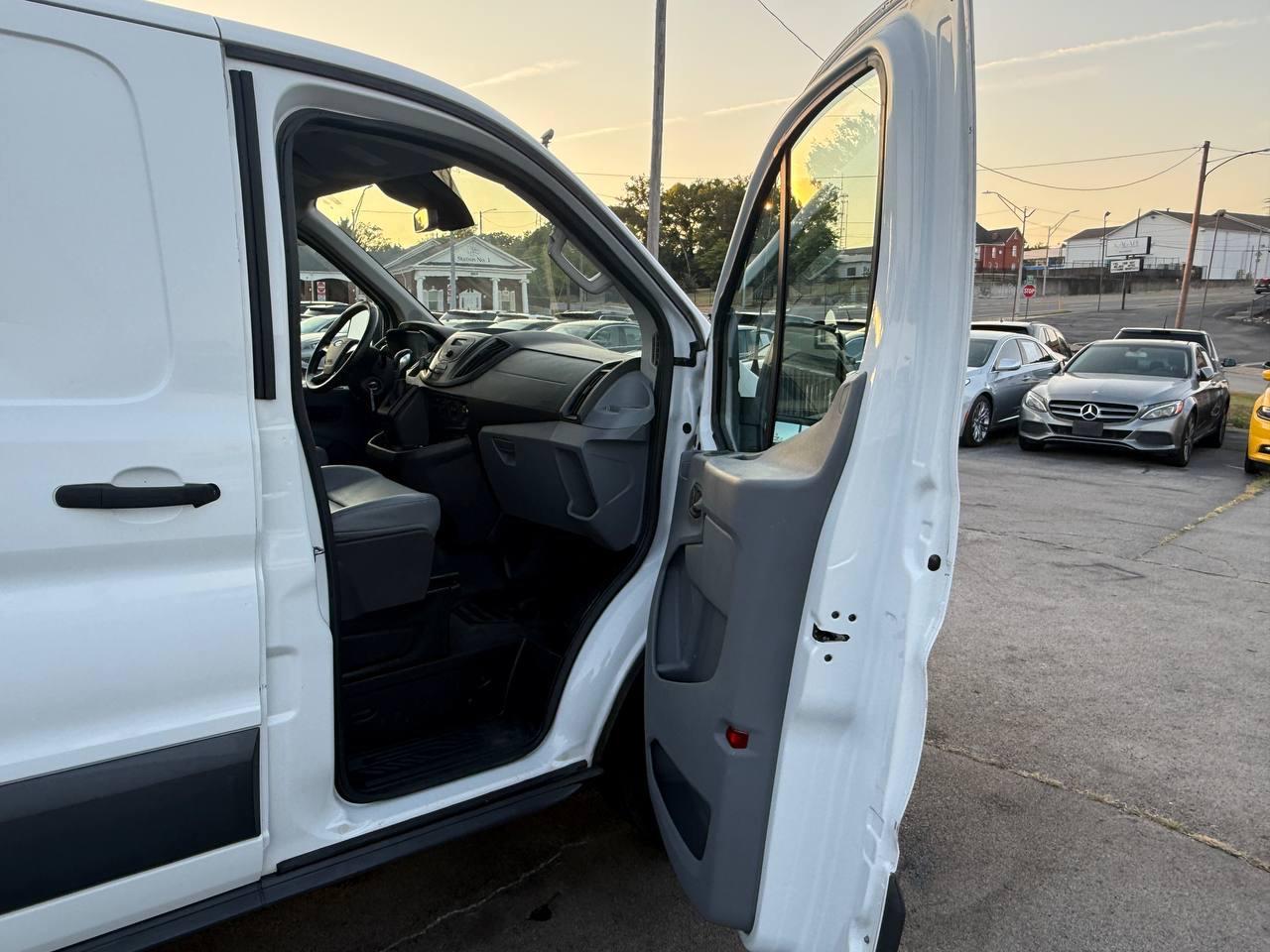 Ford Transit 150 Van Low Roof w/Sliding Pass. 130-in. WB 2016