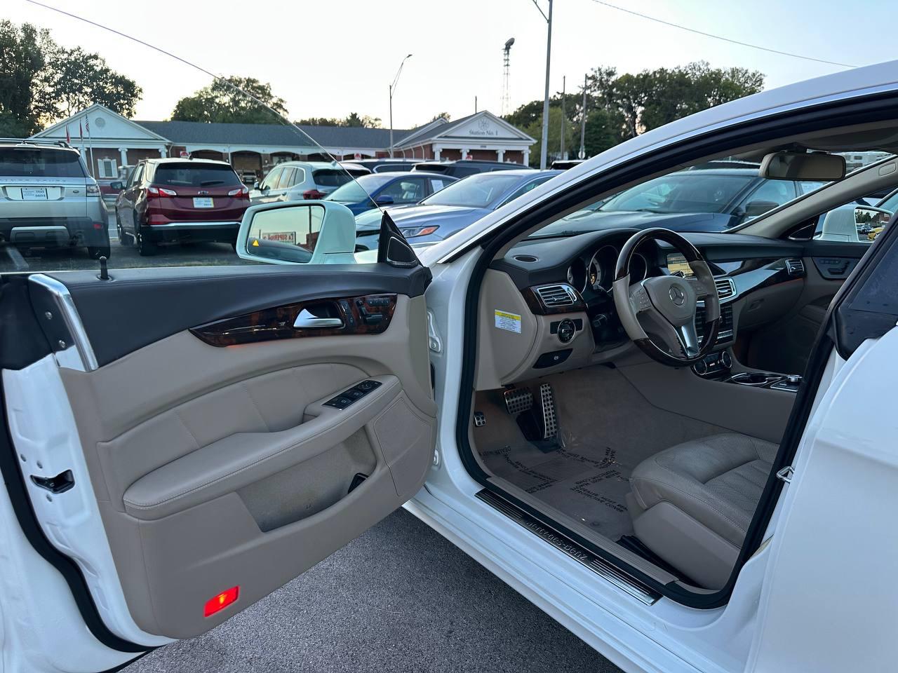 Mercedes-Benz CLS-Class CLS550 2012