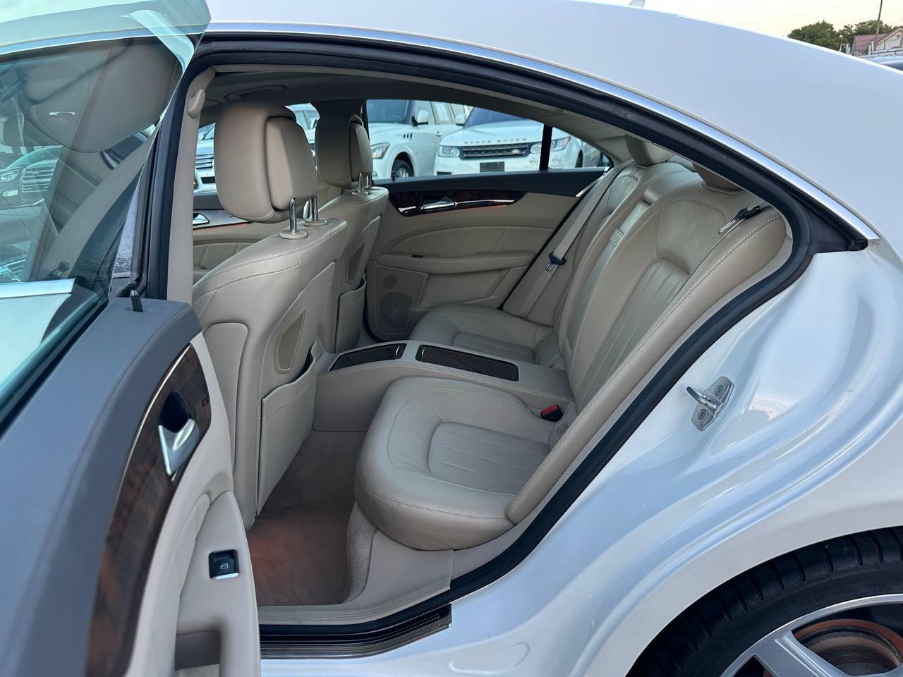 Mercedes-Benz CLS-Class CLS550 2012