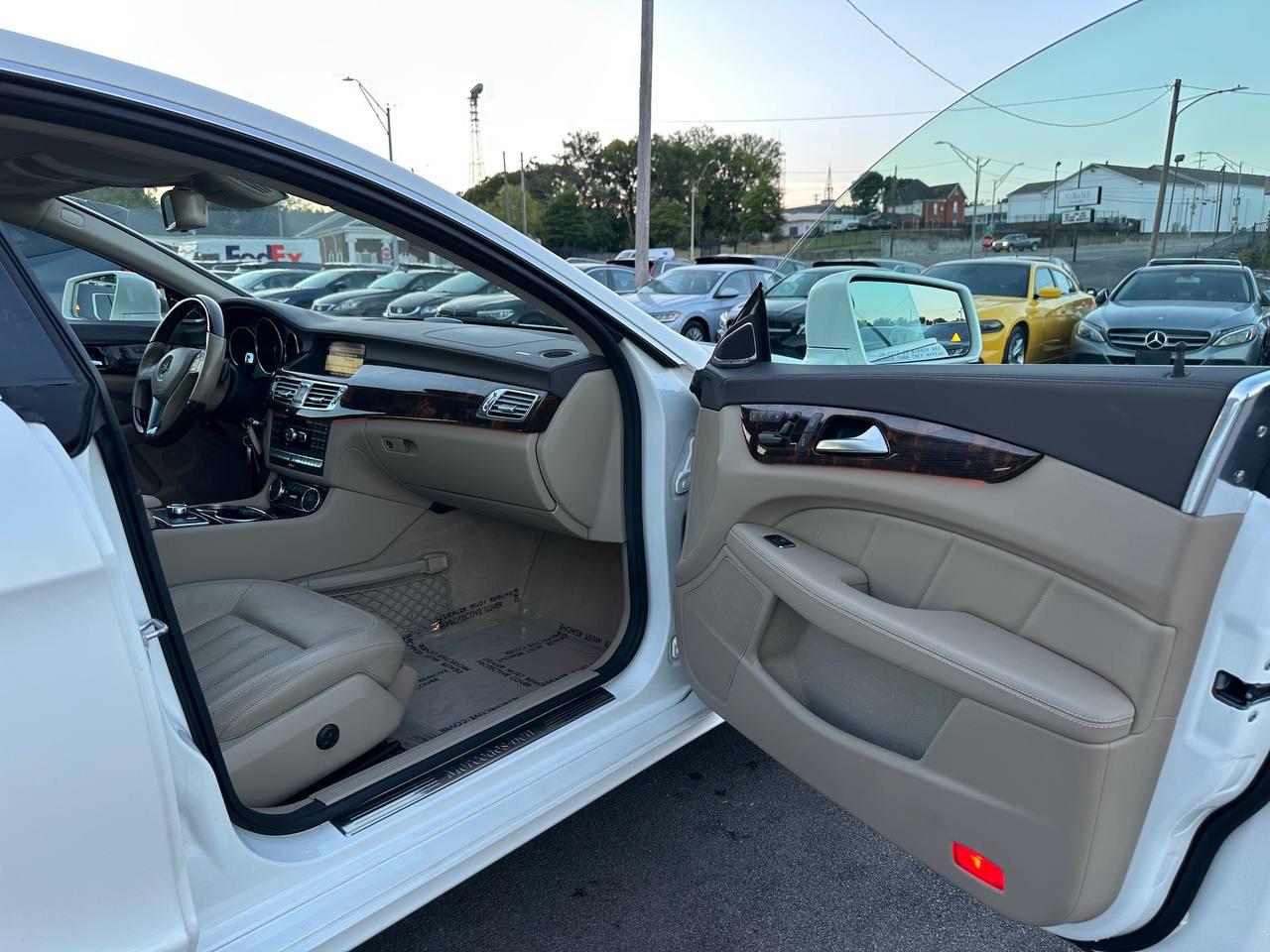 Mercedes-Benz CLS-Class CLS550 2012