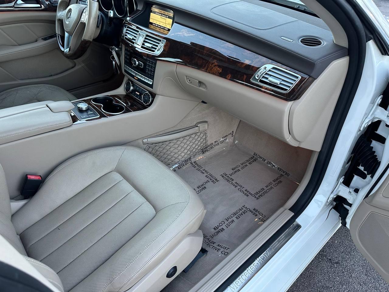 Mercedes-Benz CLS-Class CLS550 2012