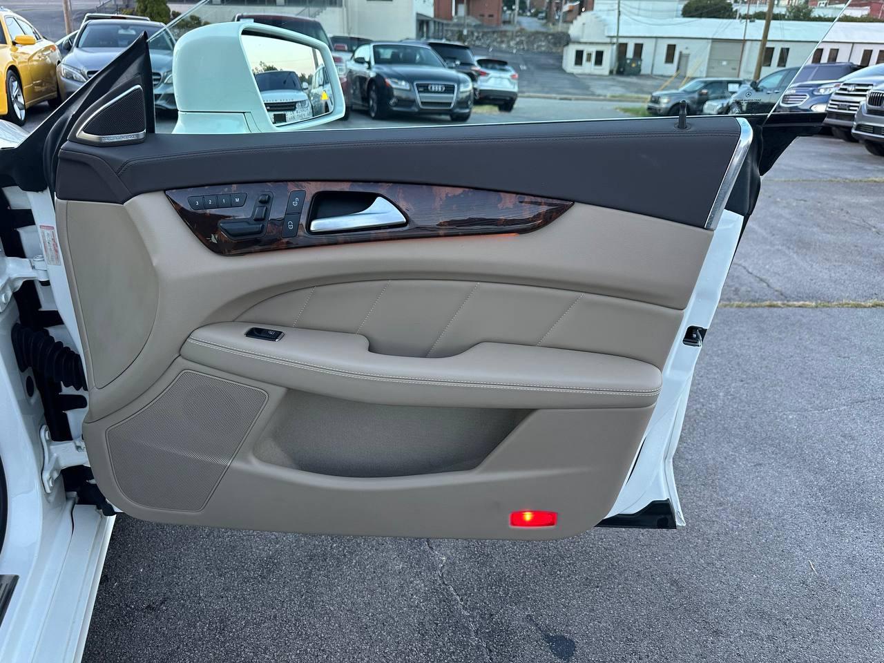 Mercedes-Benz CLS-Class CLS550 2012