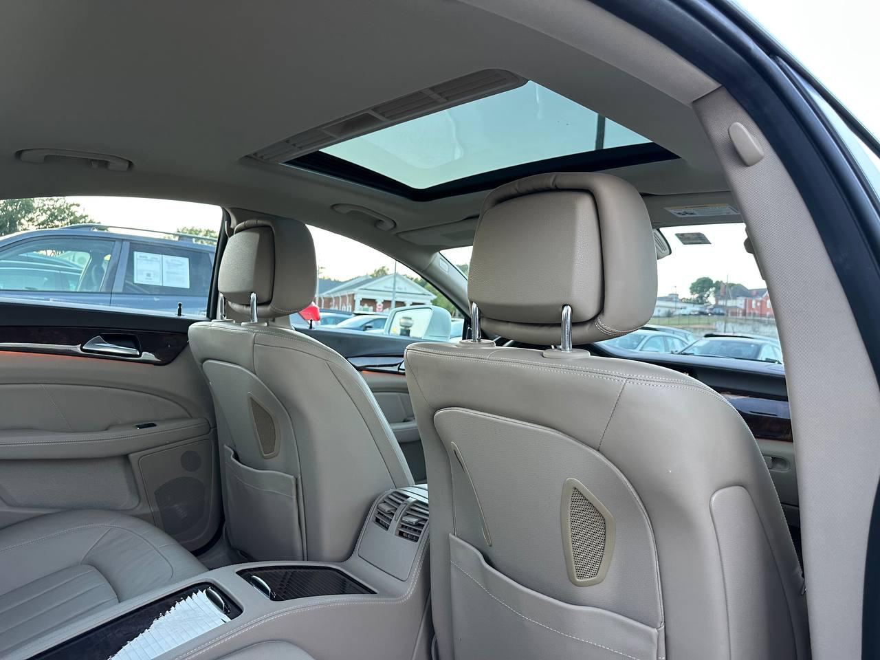 Mercedes-Benz CLS-Class CLS550 2012