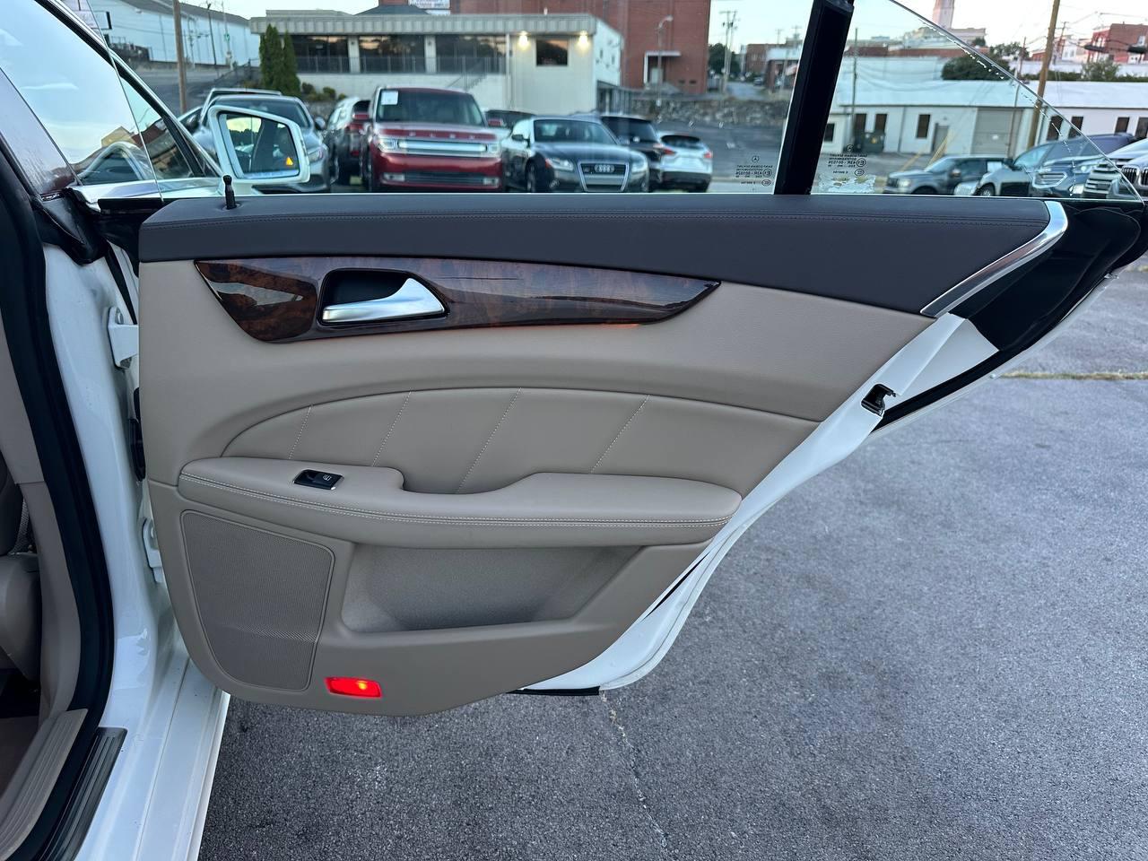 Mercedes-Benz CLS-Class CLS550 2012