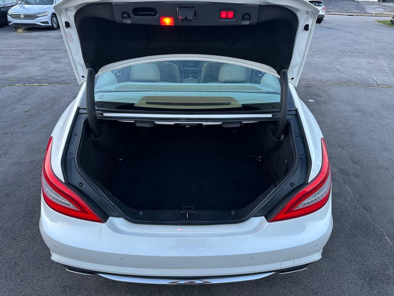 Mercedes-Benz CLS-Class CLS550 2012