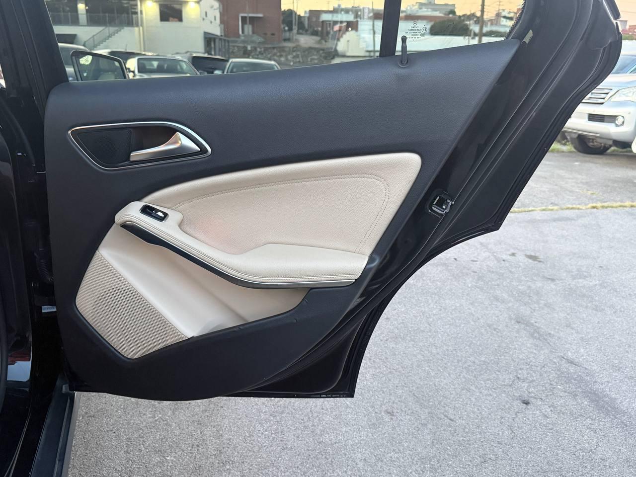 Mercedes-Benz GLA-Class GLA250 4MATIC 2015
