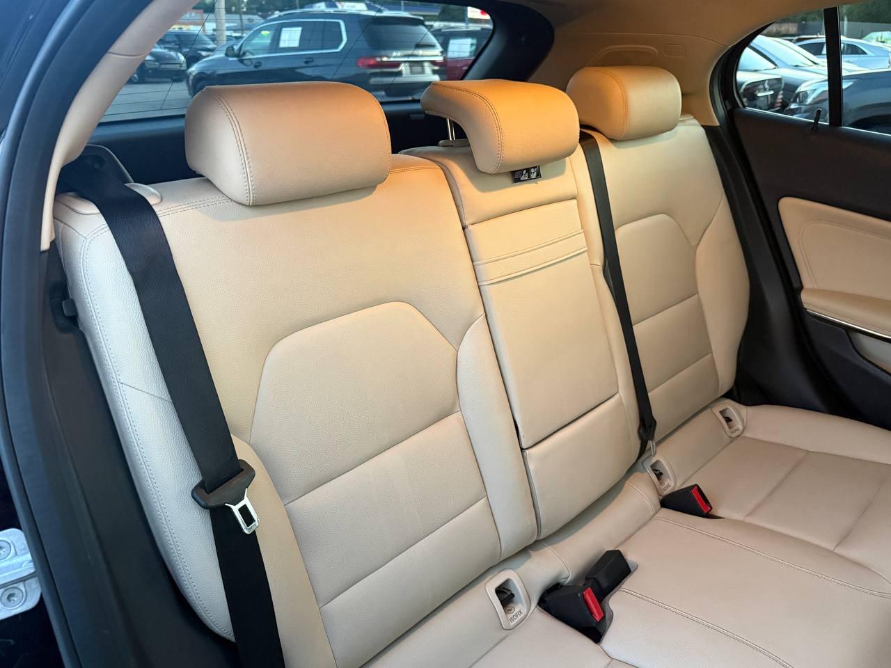 Mercedes-Benz GLA-Class GLA250 4MATIC 2015