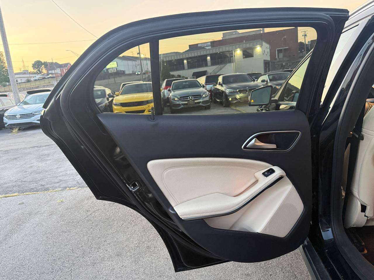 Mercedes-Benz GLA-Class GLA250 4MATIC 2015