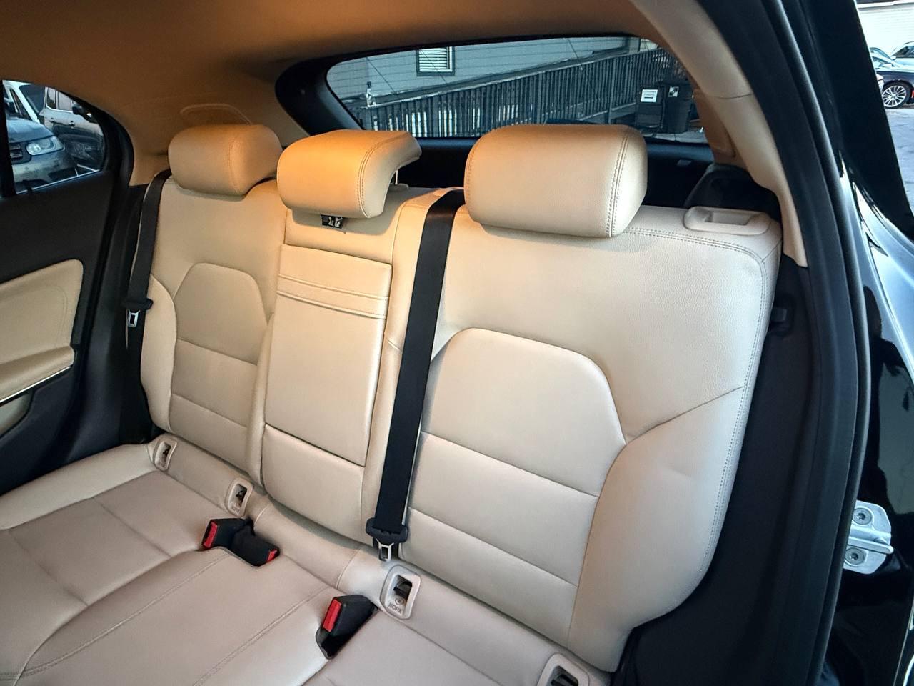 Mercedes-Benz GLA-Class GLA250 4MATIC 2015