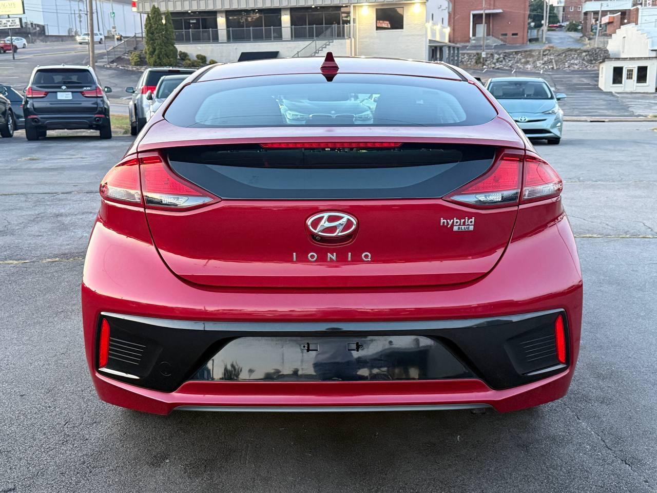Hyundai Ioniq Hybrid Blue 2019