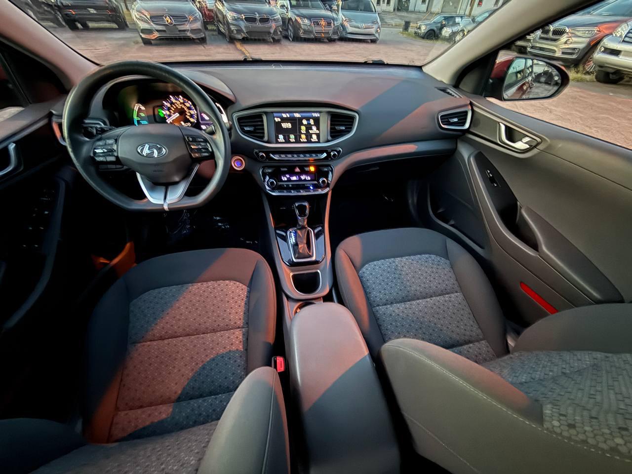 Hyundai Ioniq Hybrid Blue 2019