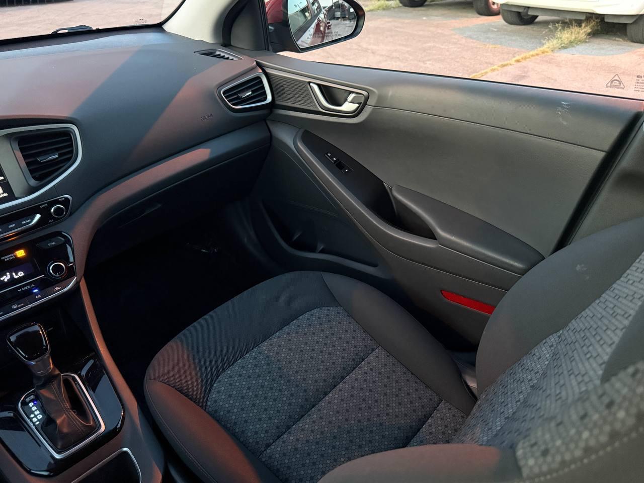 Hyundai Ioniq Hybrid Blue 2019