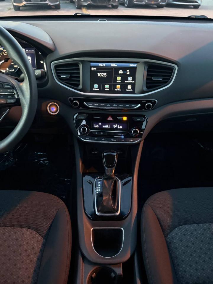 Hyundai Ioniq Hybrid Blue 2019