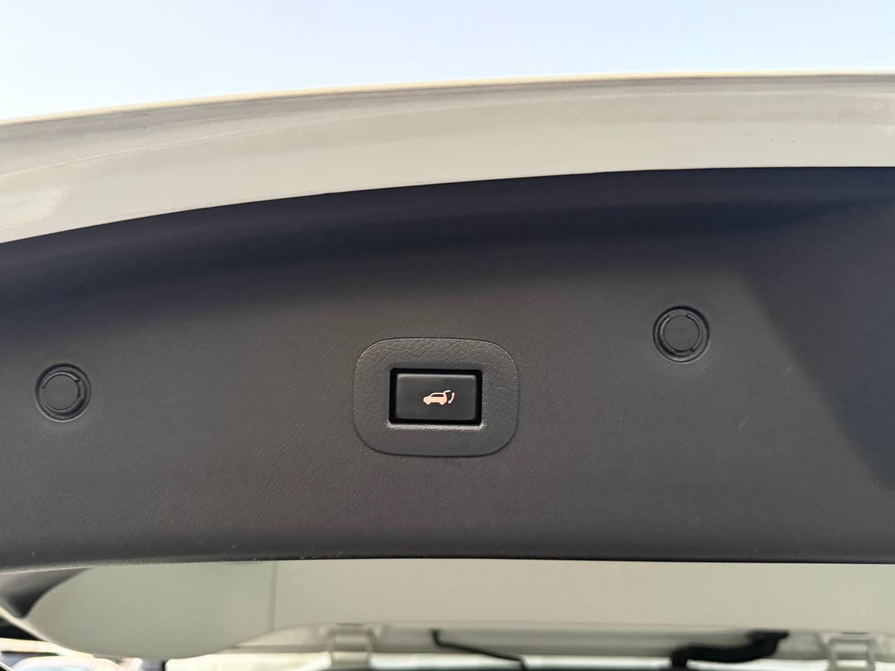 Nissan Armada SV 2WD 2020