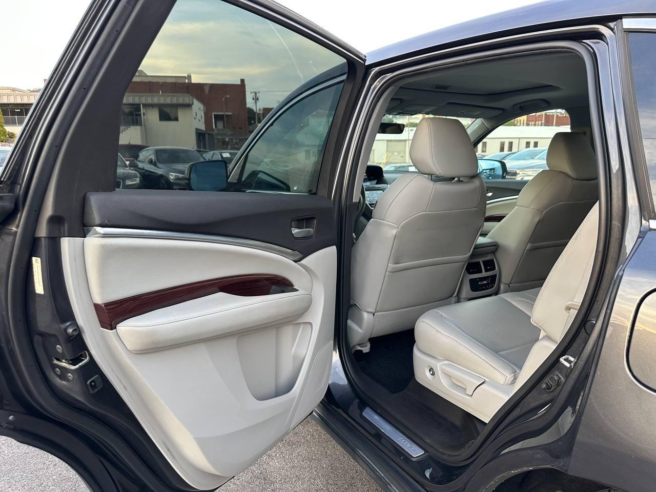 Acura MDX 9-Spd AT 2016
