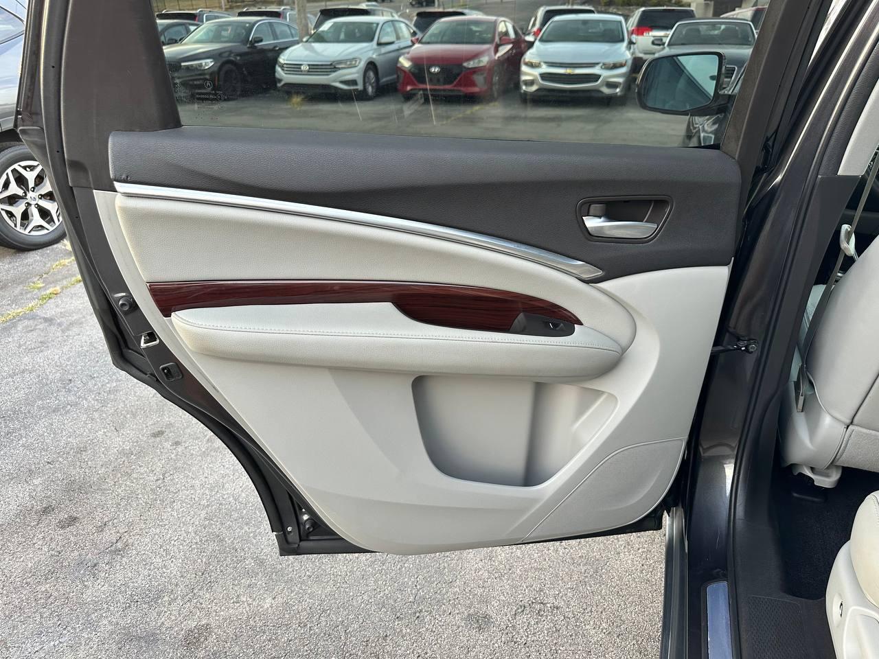 Acura MDX 9-Spd AT 2016