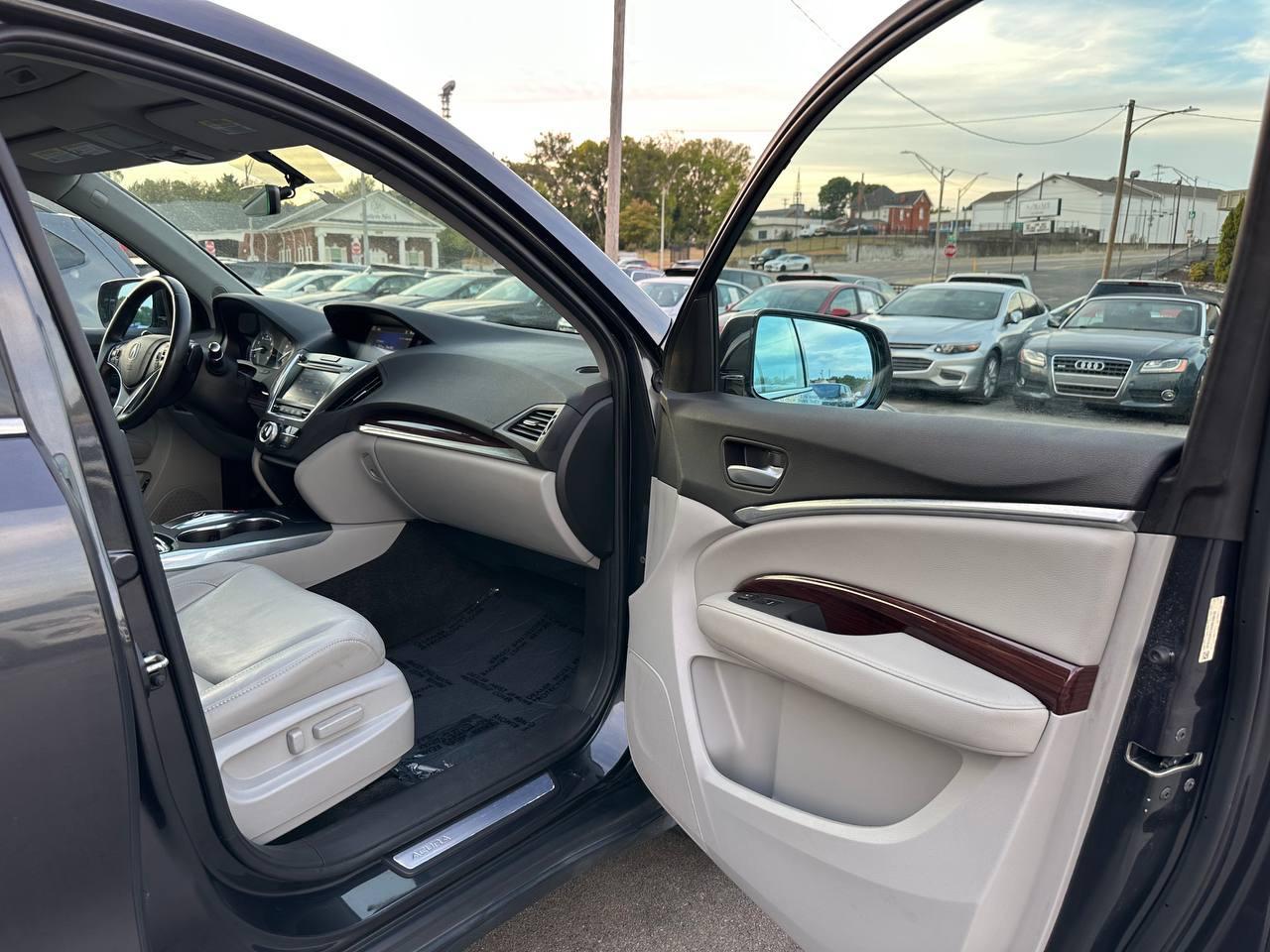 Acura MDX 9-Spd AT 2016