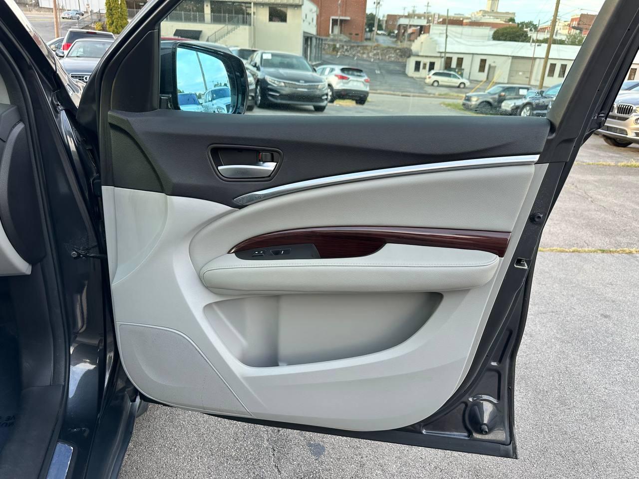Acura MDX 9-Spd AT 2016