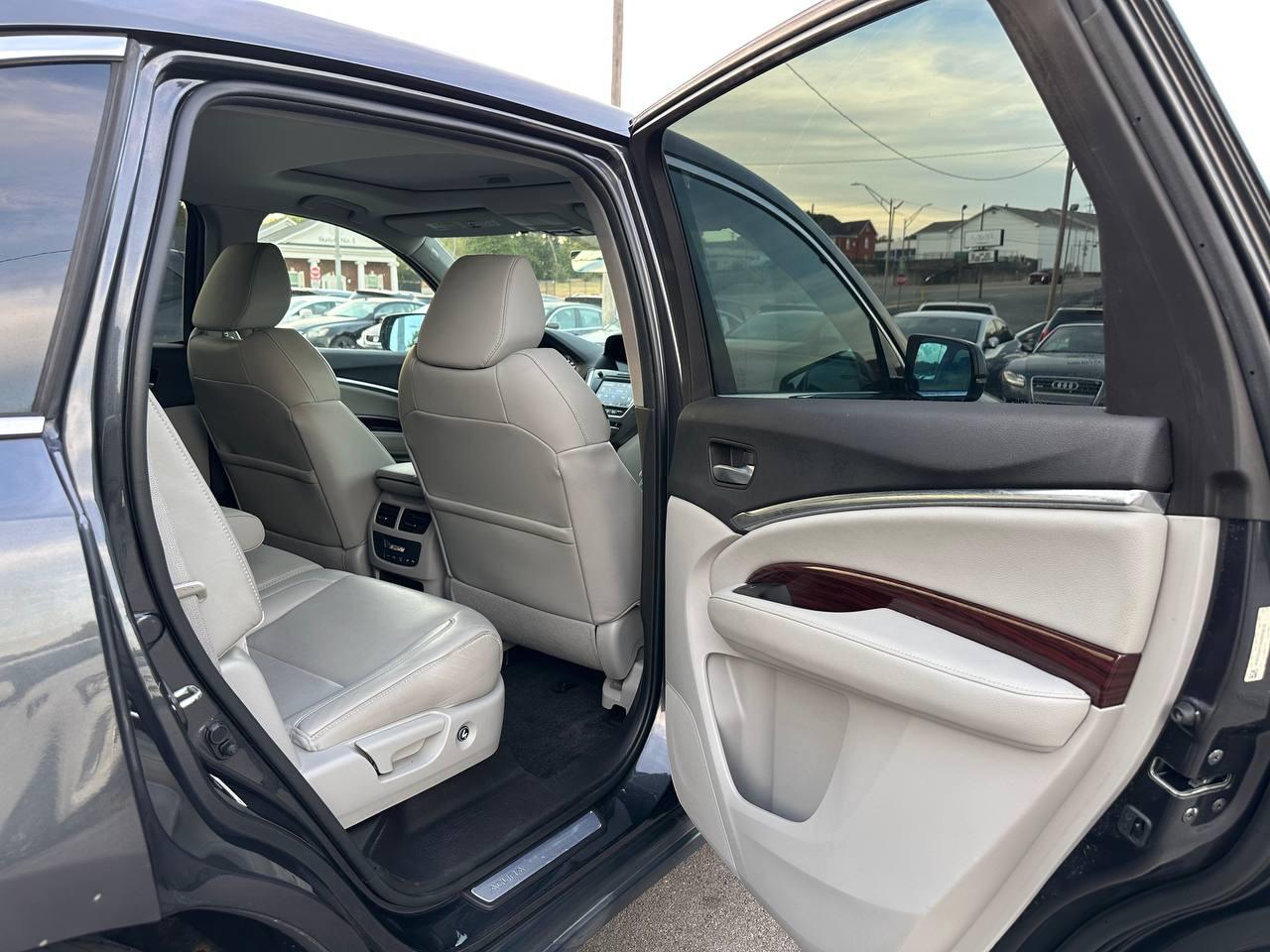 Acura MDX 9-Spd AT 2016