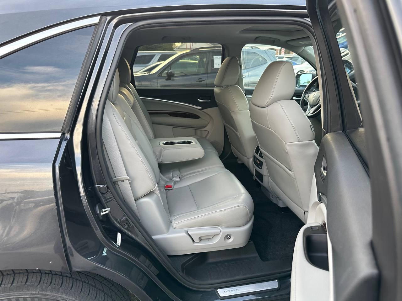 Acura MDX 9-Spd AT 2016