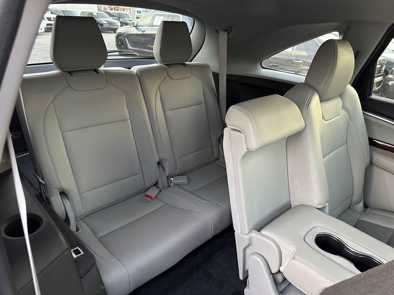 Acura MDX 9-Spd AT 2016