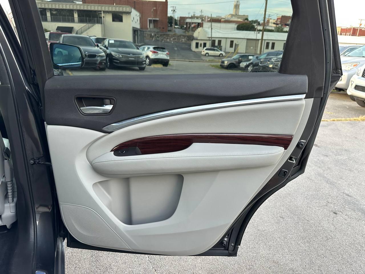 Acura MDX 9-Spd AT 2016