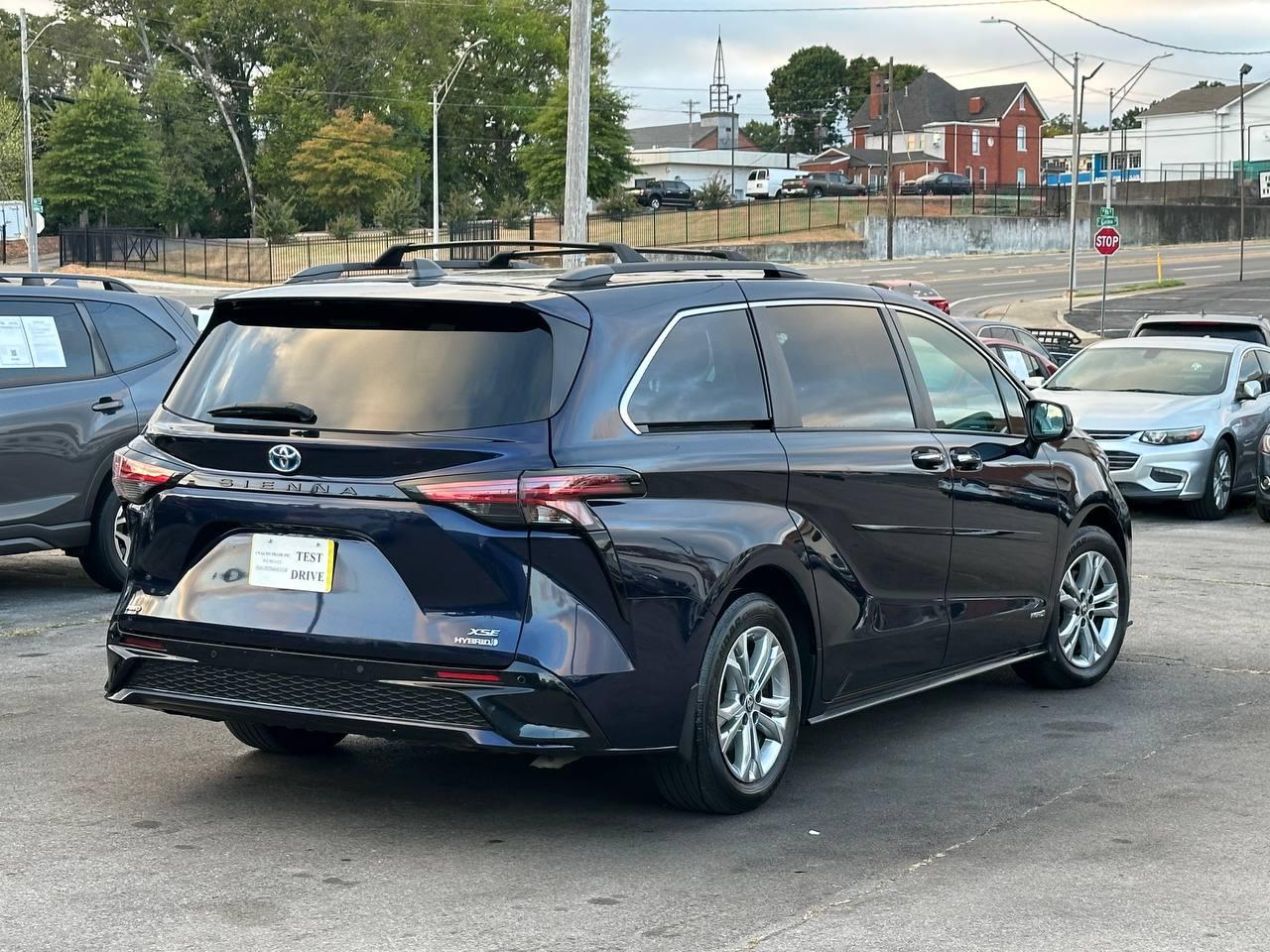 Toyota Sienna XSE 7-Passenger AWD 2021