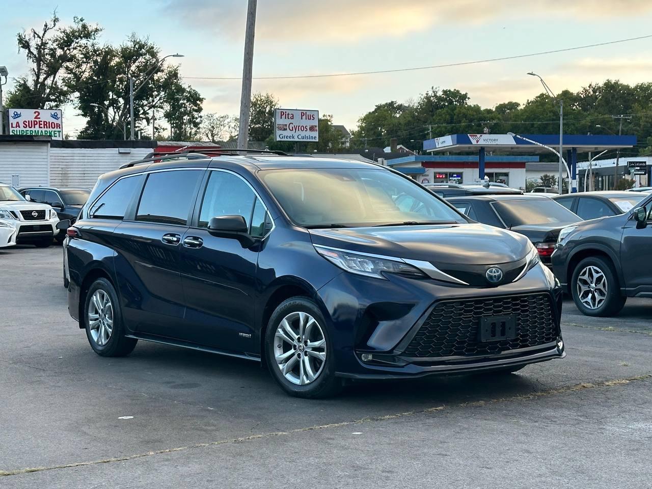 Toyota Sienna XSE 7-Passenger AWD 2021