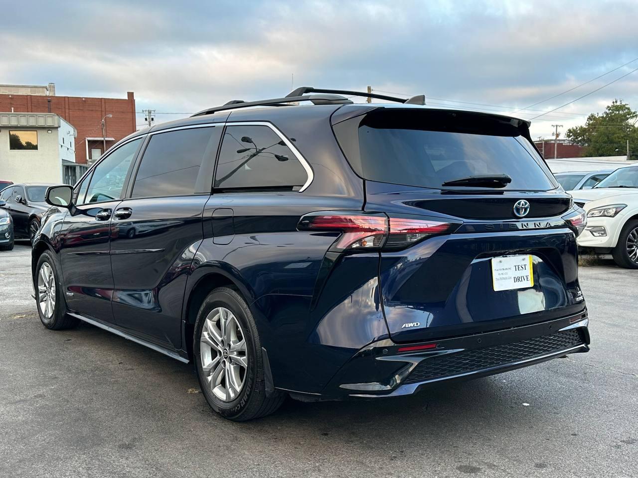 Toyota Sienna XSE 7-Passenger AWD 2021