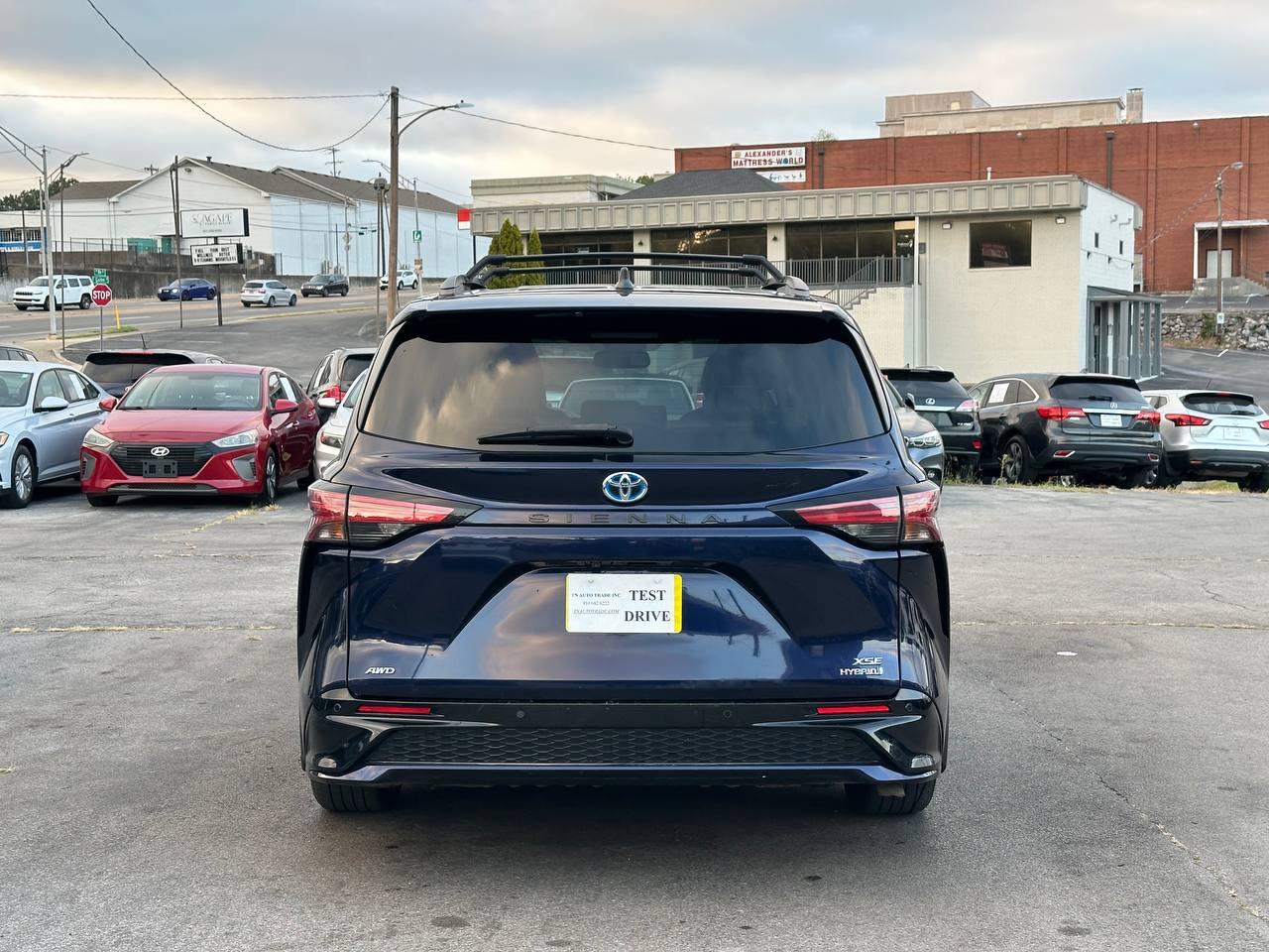 Toyota Sienna XSE 7-Passenger AWD 2021