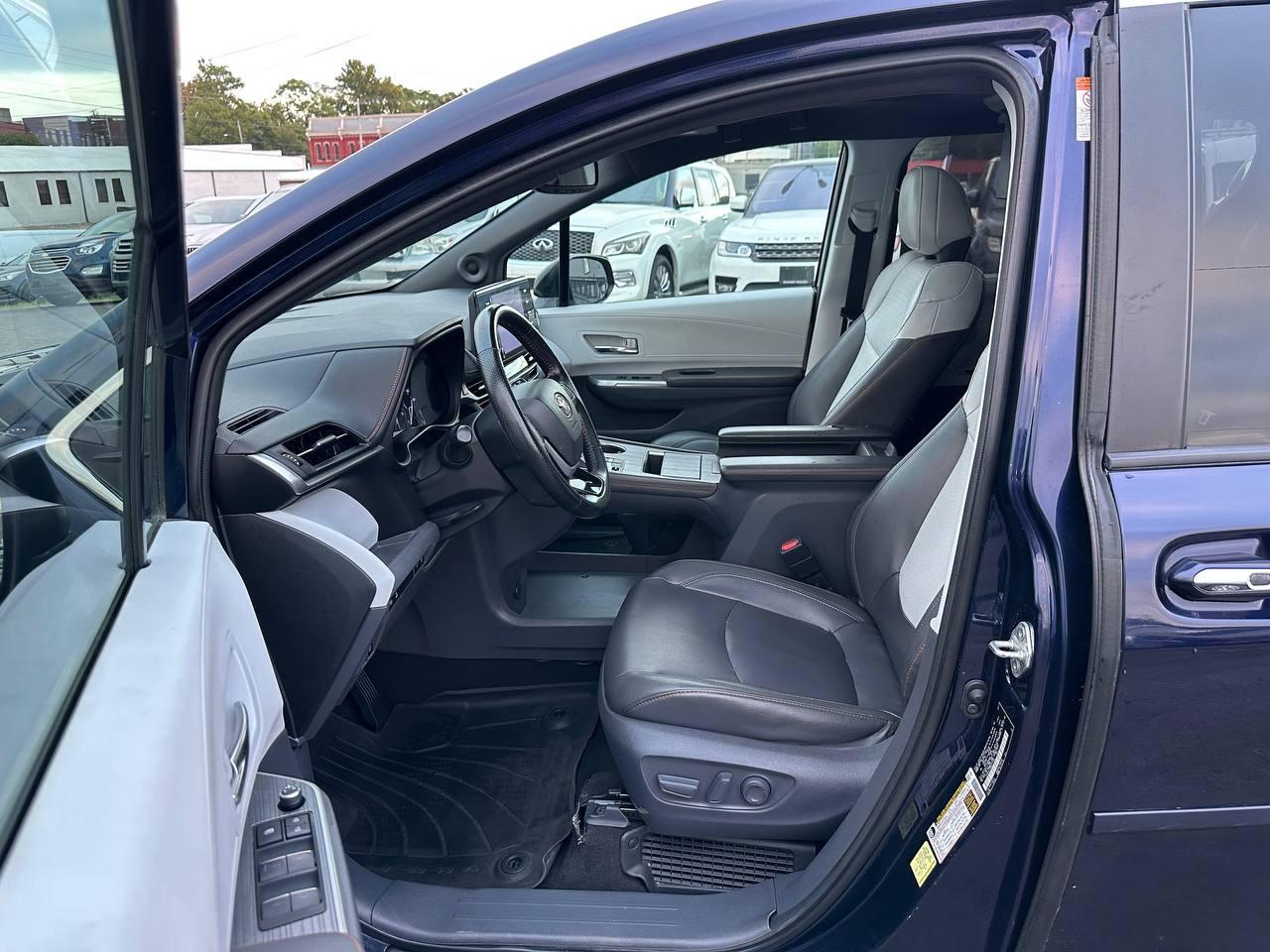 Toyota Sienna XSE 7-Passenger AWD 2021