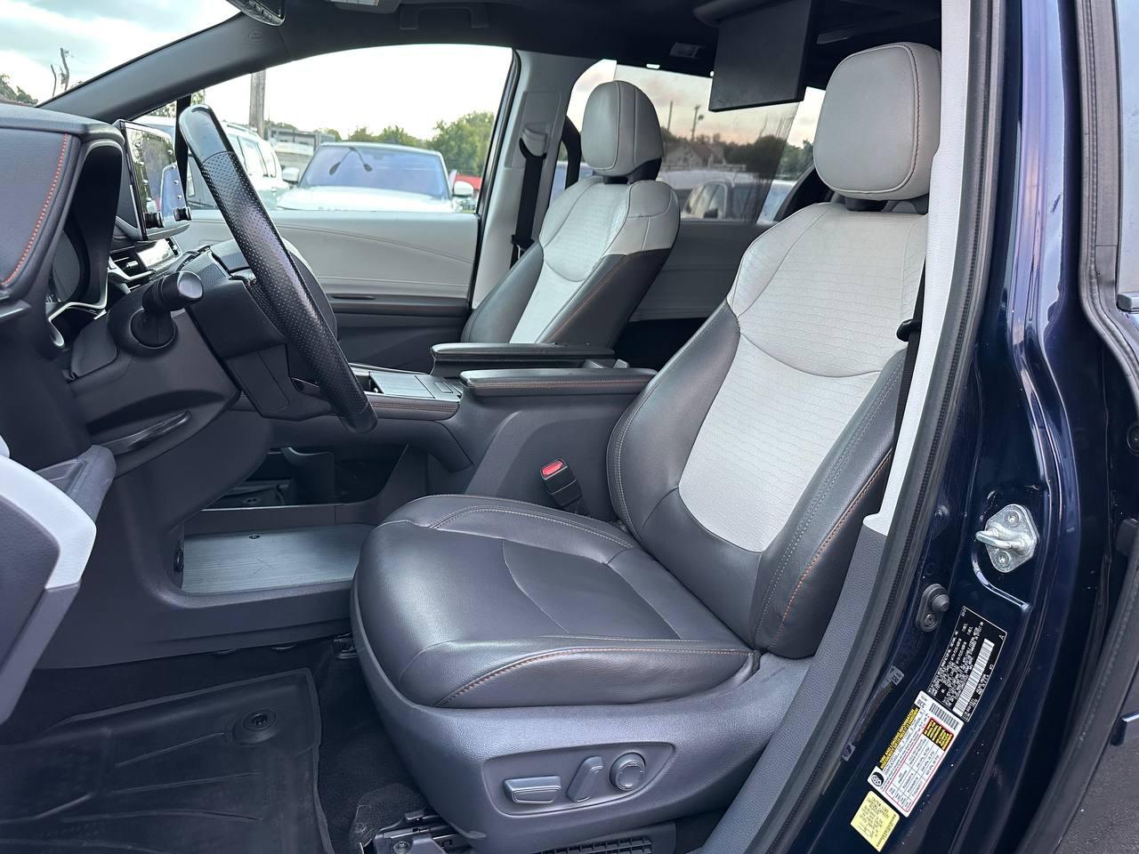 Toyota Sienna XSE 7-Passenger AWD 2021