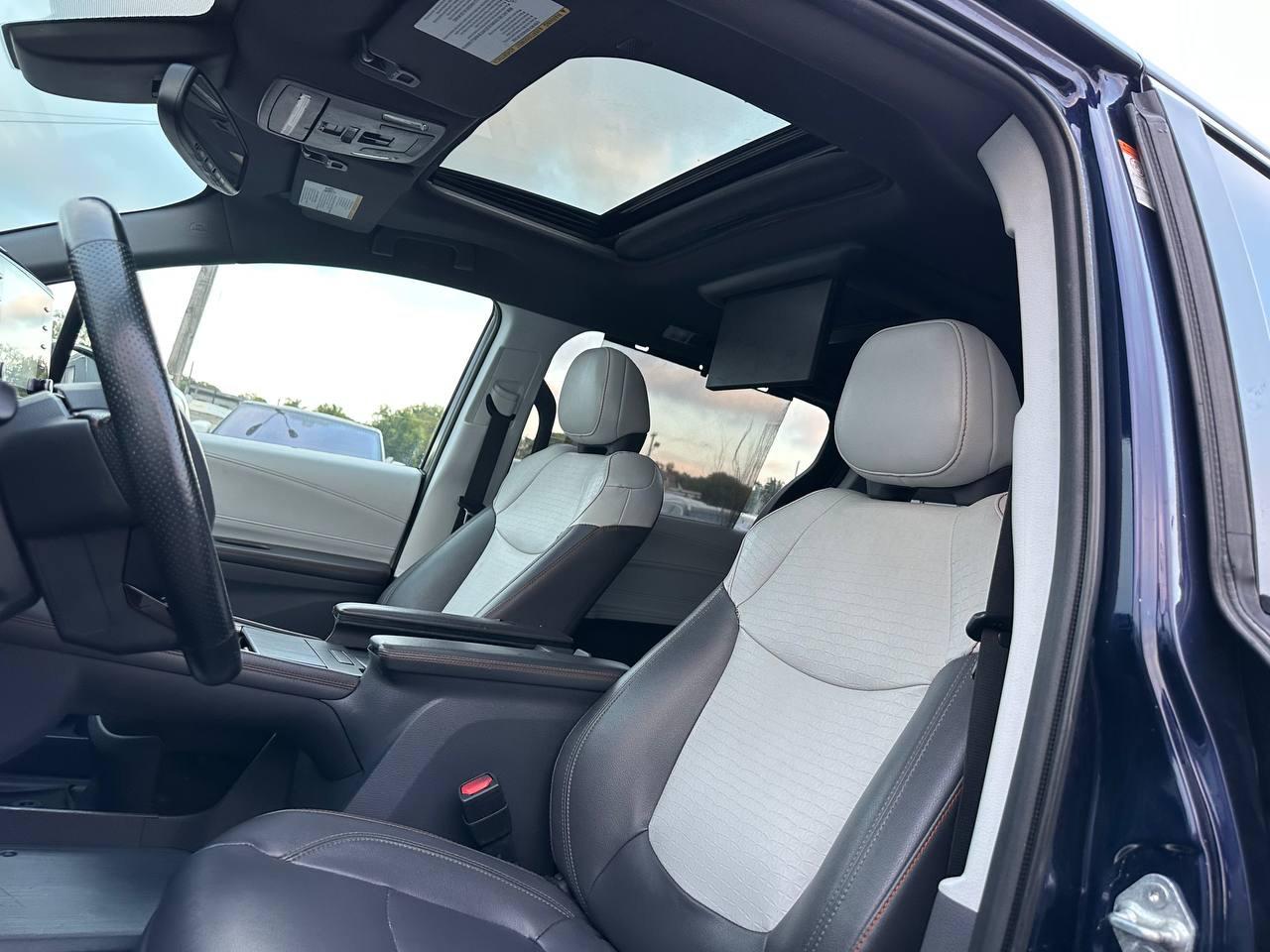 Toyota Sienna XSE 7-Passenger AWD 2021