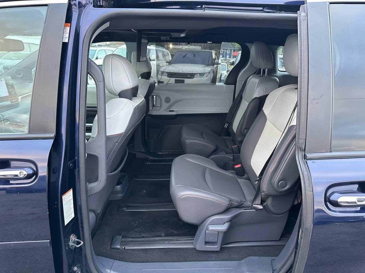 Toyota Sienna XSE 7-Passenger AWD 2021