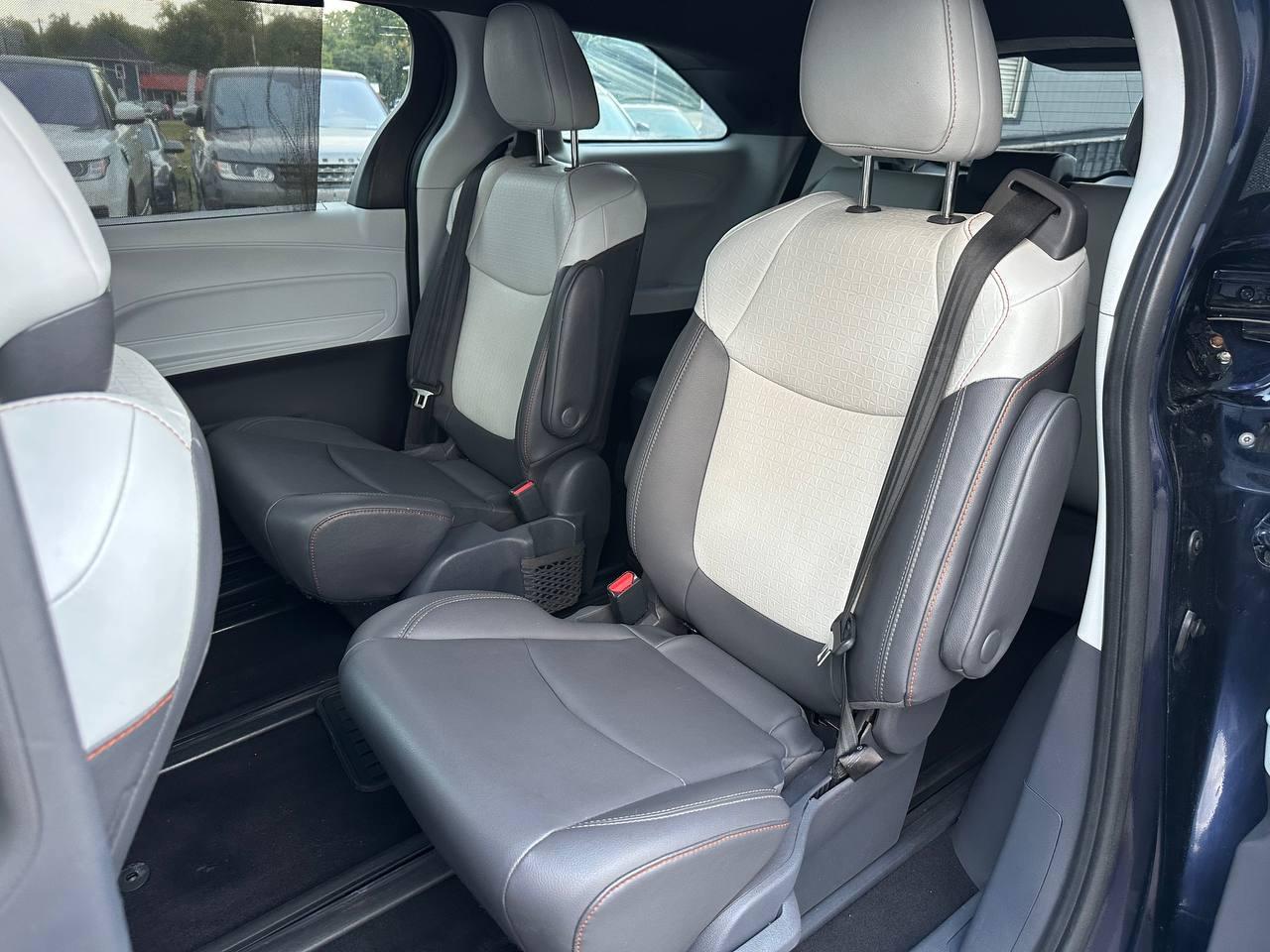 Toyota Sienna XSE 7-Passenger AWD 2021