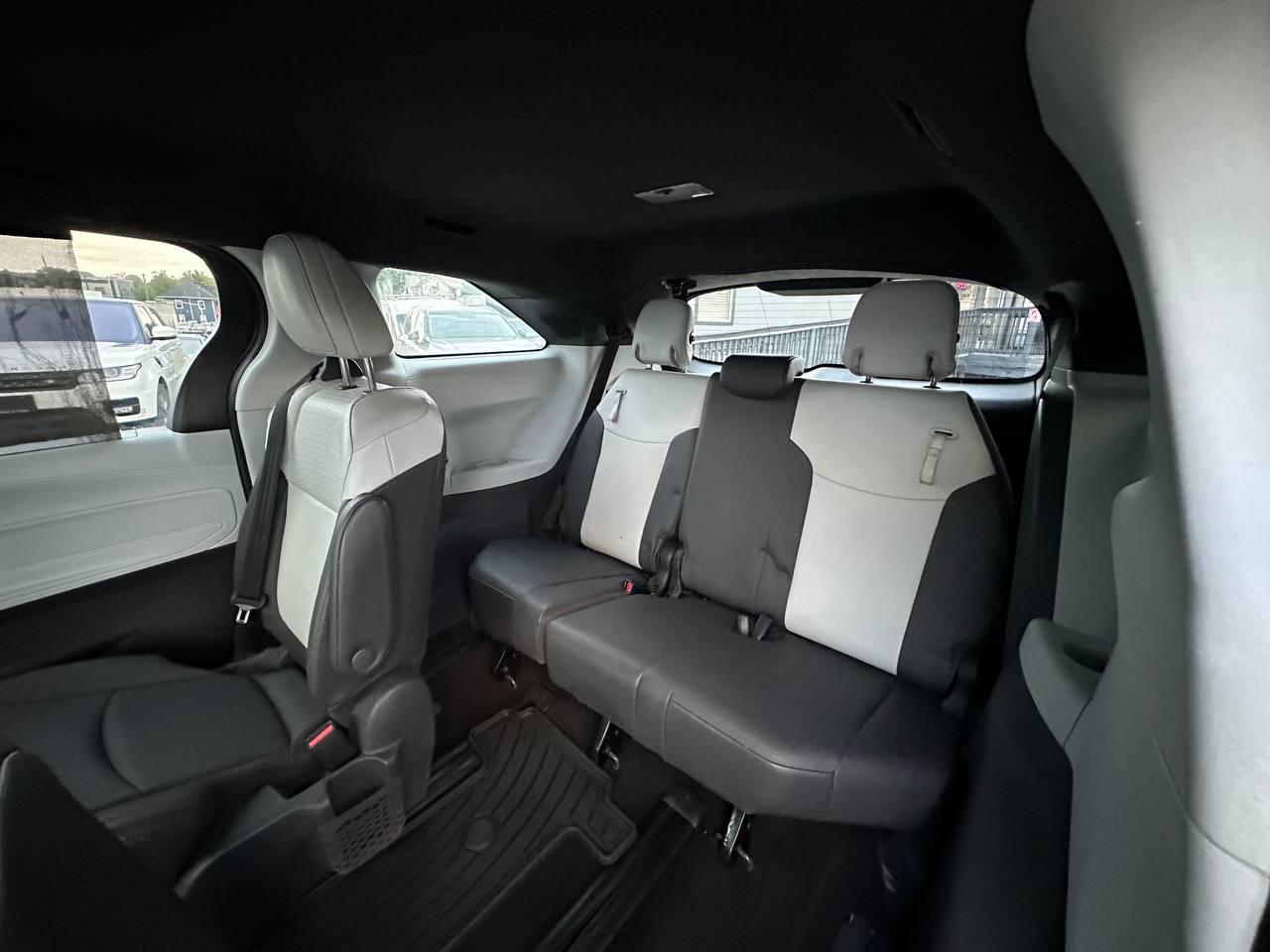 Toyota Sienna XSE 7-Passenger AWD 2021